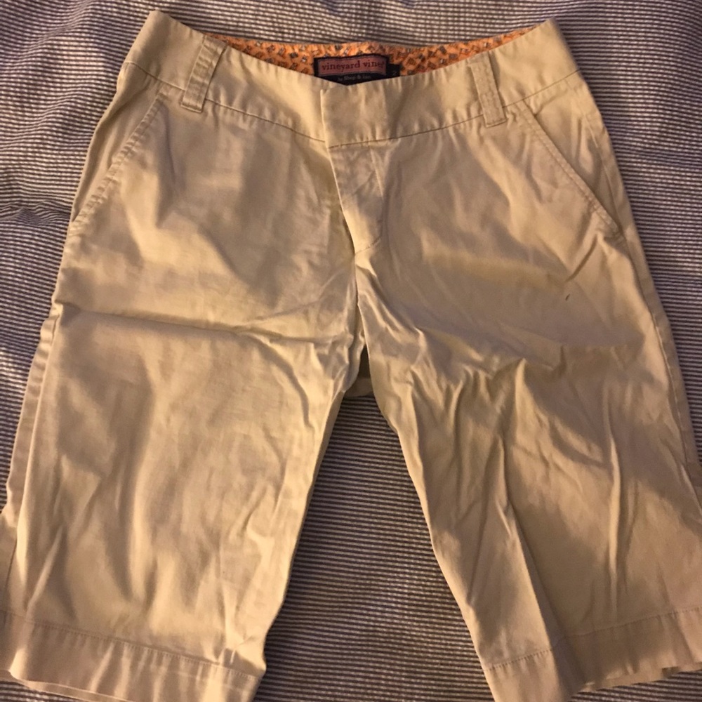 EUC vineyard vines kanji Bermuda shorts size 2